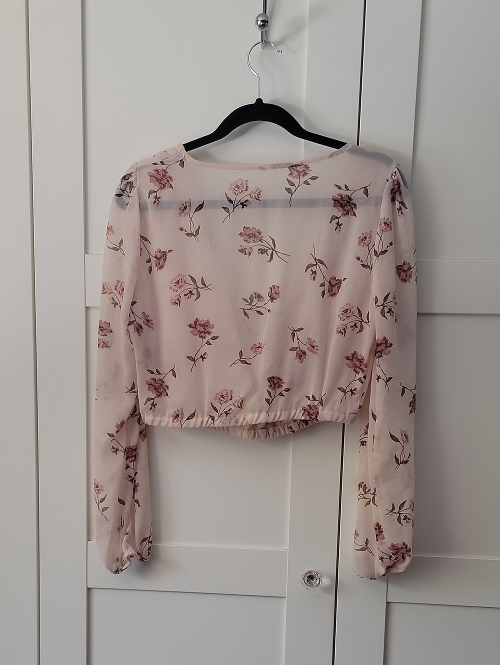 ❄️3/$30 Garage Blush Floral Cropped Ruffle Faux Wrap Blouse - Picture 3 of 4
